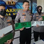 Pelat Nomor Hijau