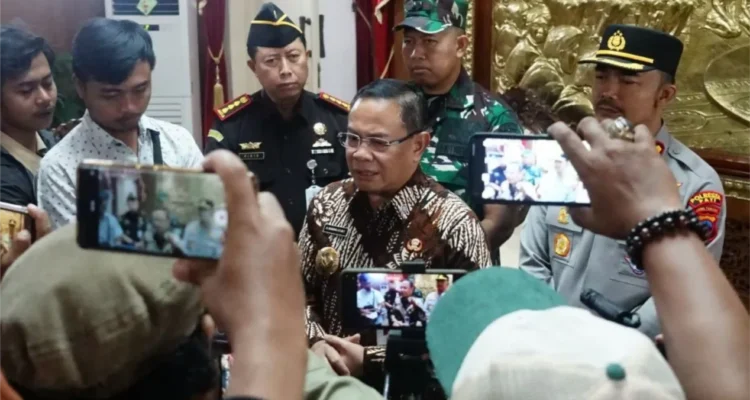 Bupati Pati Batalkan Pajak Naik