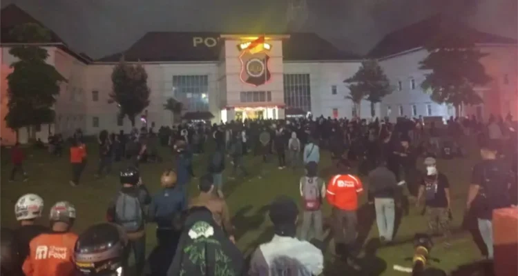 Demo Jogja Ricuh