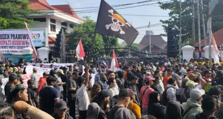 Demo Pati DPRD Sepakat Pemakzulan Demo Pati DPRD Sepakat Pemakzulan