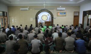 Kapolres Madiun doakan ojol