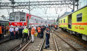 KRL Anjlok KRL Anjlok