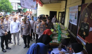 Kapolres Madiun melepas Beras Murah