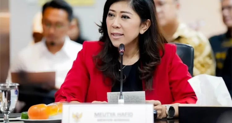 Menkomdigi Tegaskan WhatsApp Bayar Hoaks