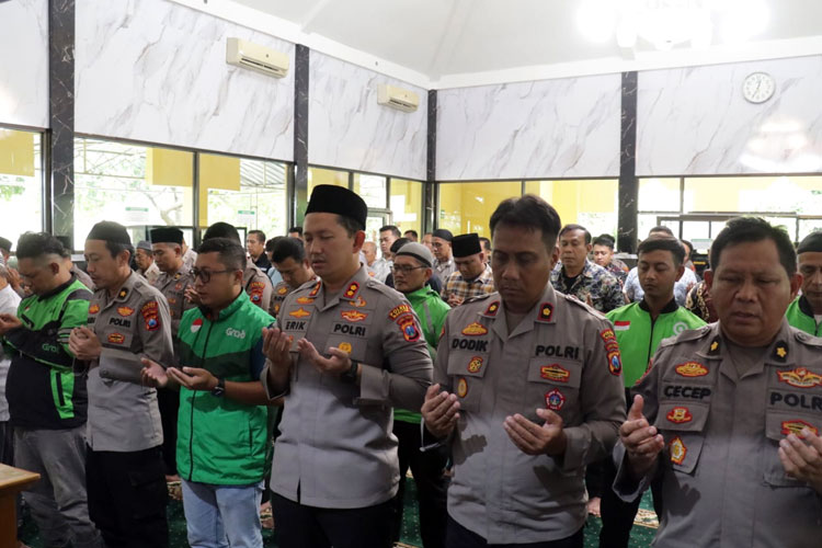 Polres Magetan Doakan Driver Ojol Korban Rantis Brimob