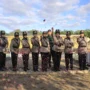 Polwan Polres Madiun Tabur Bunga