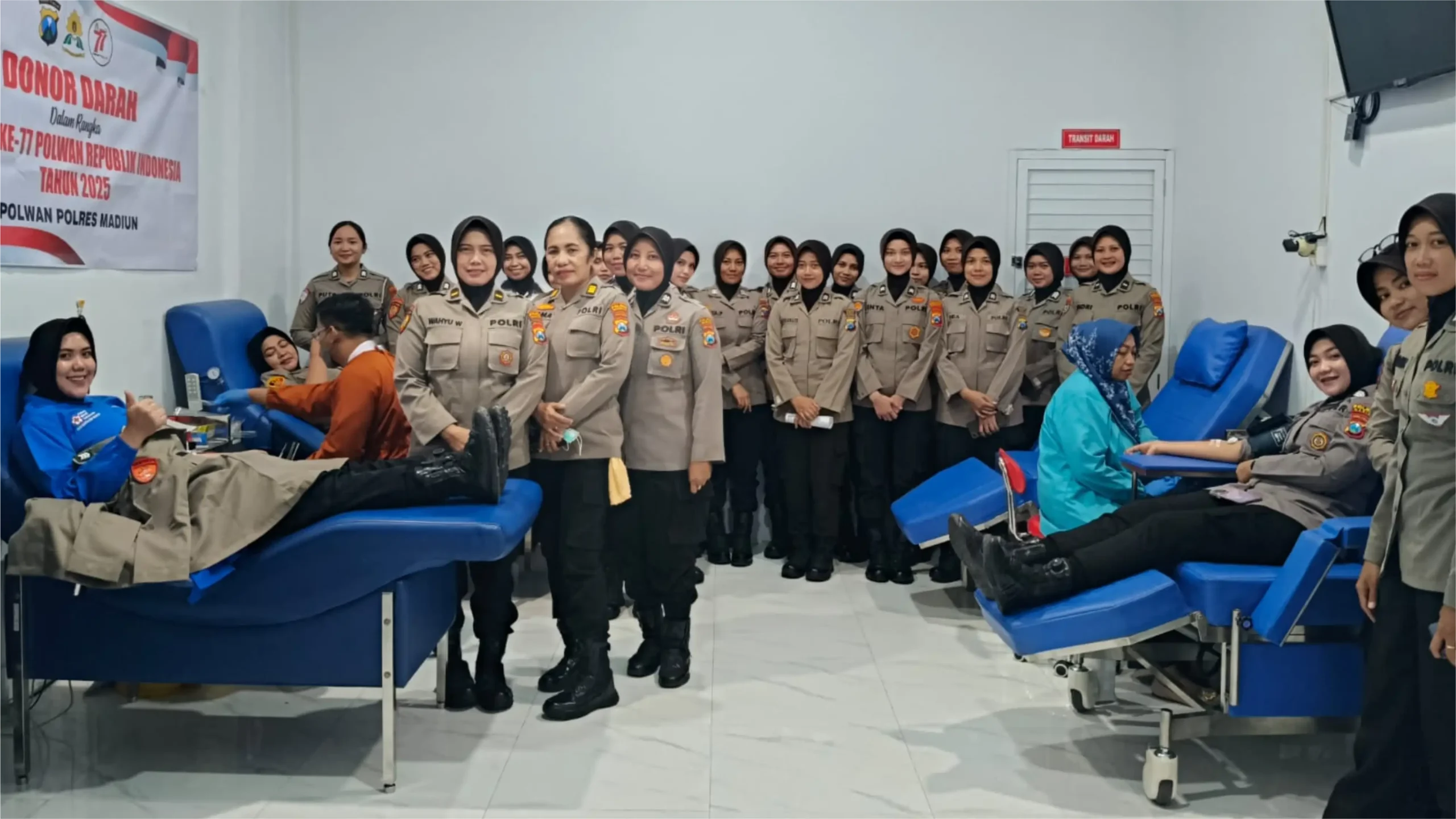 Polwan Polres Madiun Gelar Donor Darah