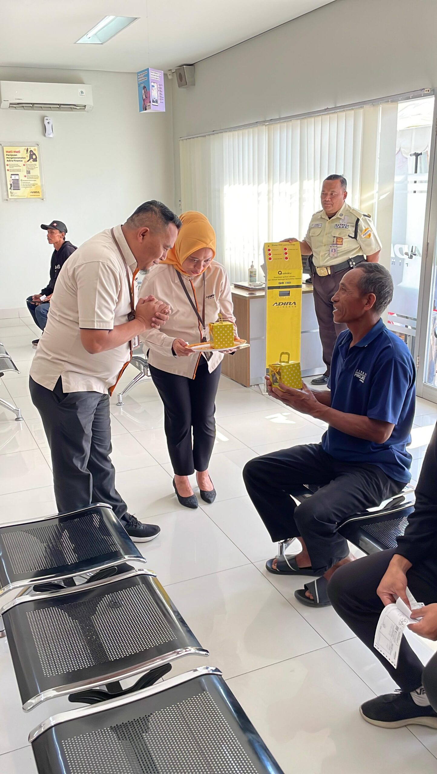 Adira Finance Sambut Harpelnas 2025