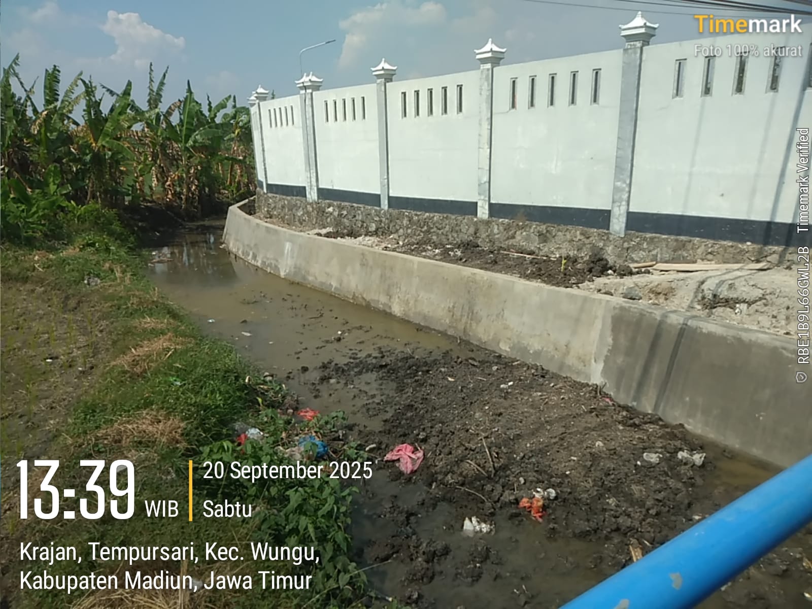 Proyek Talut Tanpa papan Informasi di Madiun