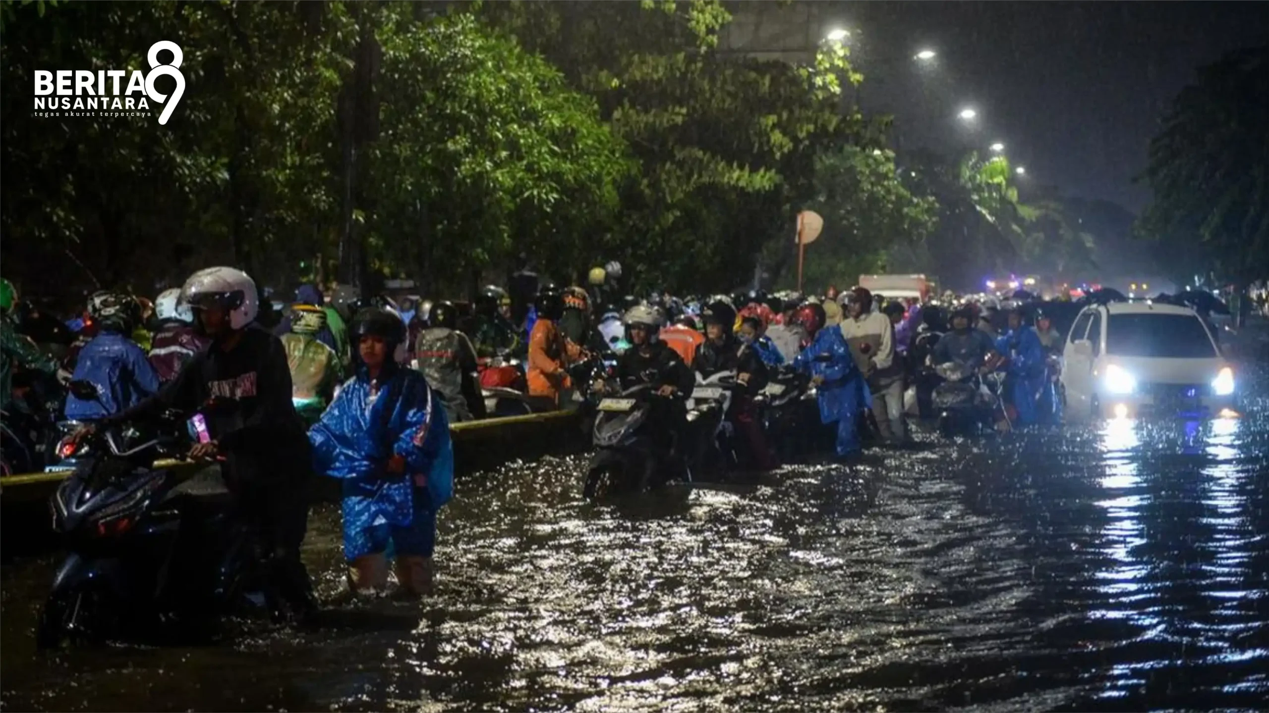 Jakarta Banjir Meluas Hingga 54 RT Jakarta Banjir Meluas Hingga 54 RT