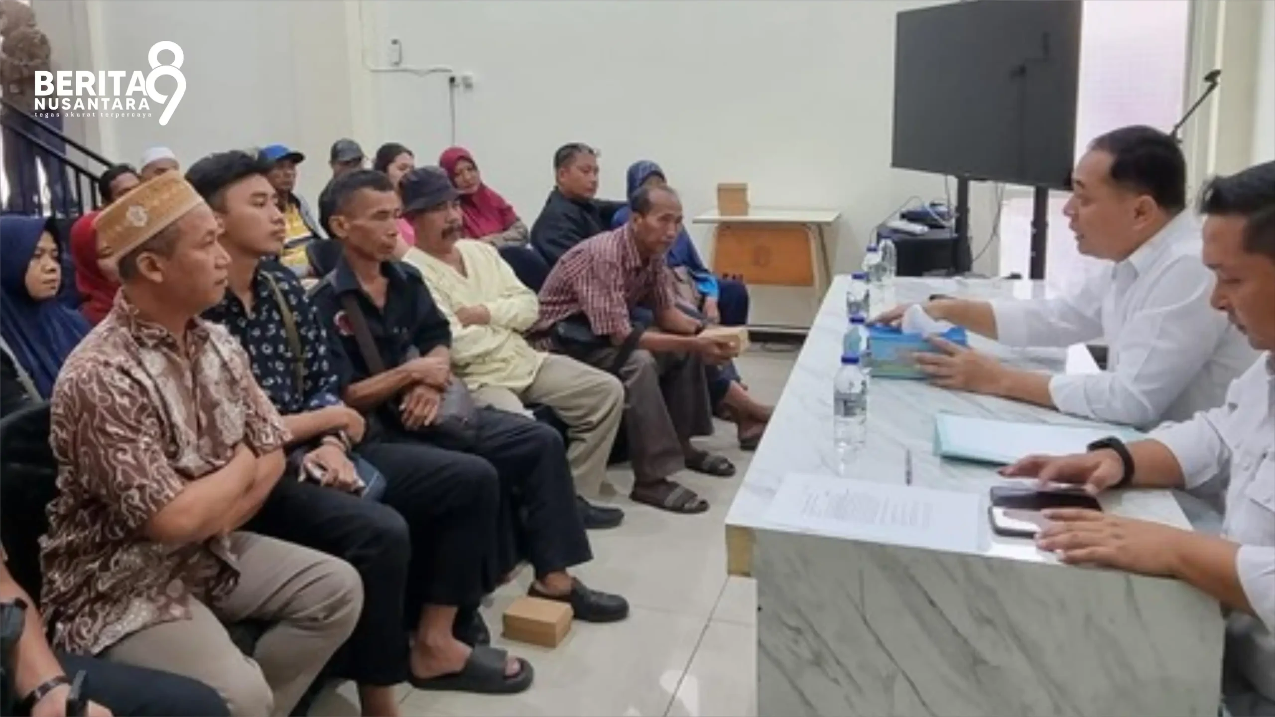 Walikota Surabaya Mediasi Warga Walikota Surabaya Mediasi Warga