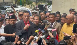 Polisi tidak menahan Roy Suryo cs