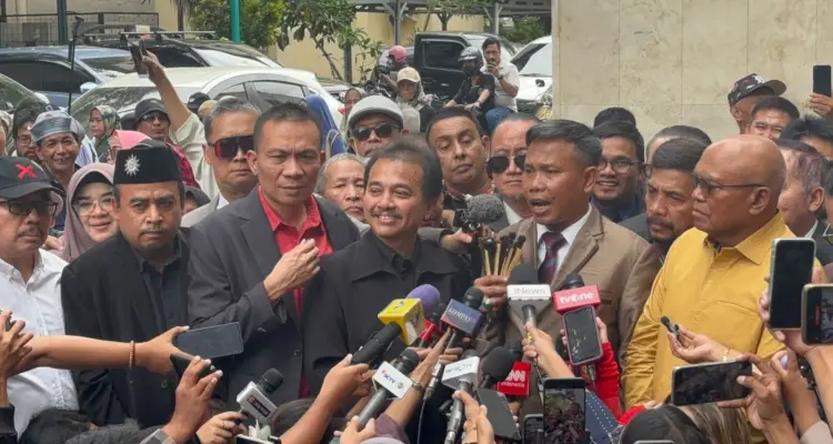 Polisi tidak menahan Roy Suryo cs Polisi tidak menahan Roy Suryo cs