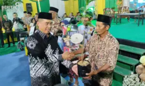 Bupati Madiun dalam Bakti Sosial Terpadu Bupati Madiun dalam Bakti Sosial Terpadu