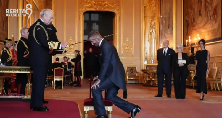 David Beckham menerima Gelar Ksatria David Beckham menerima Gelar Ksatria