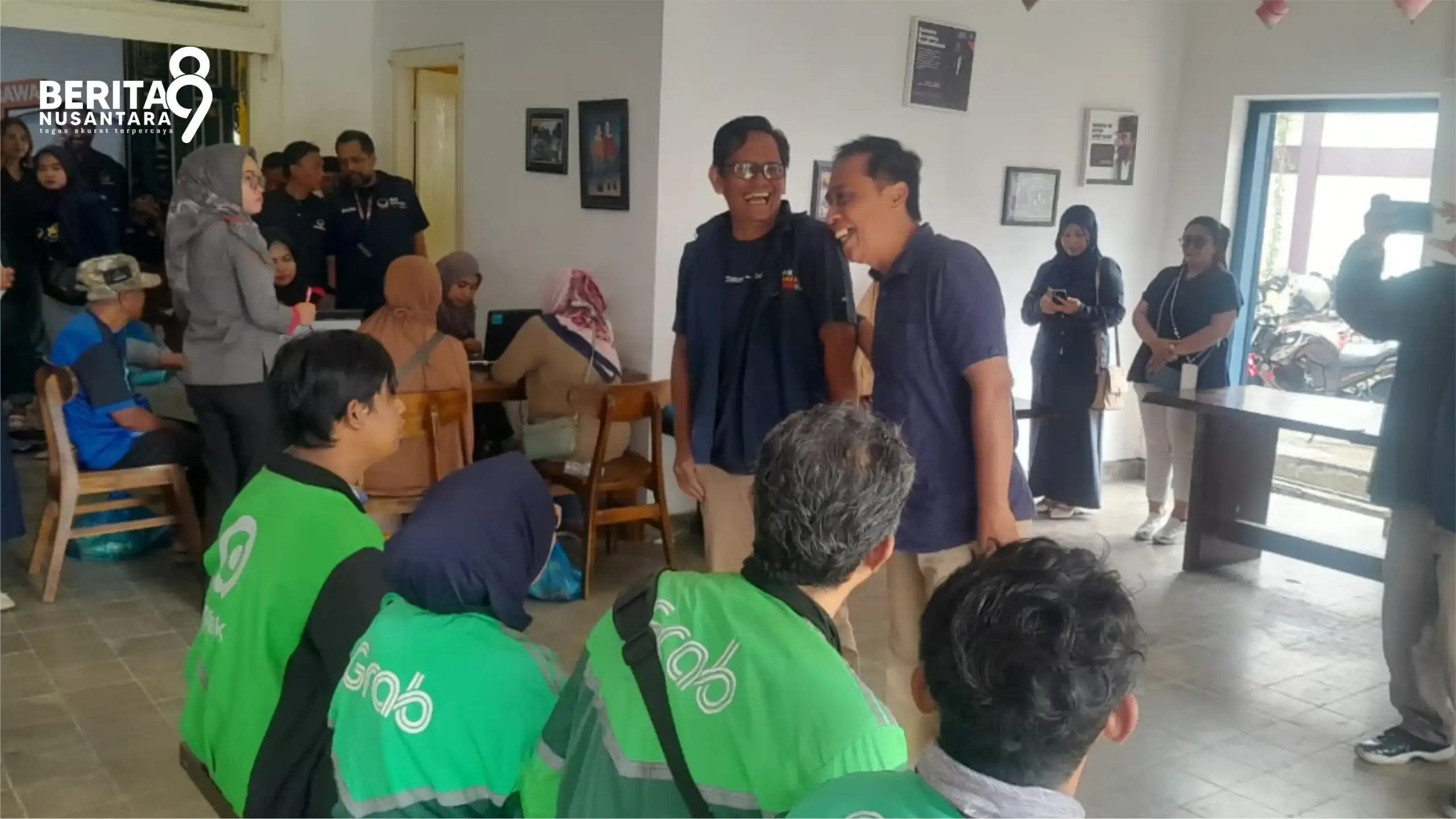 Komunitas Ojol Kebagian Sembako dari NasDem Magetan