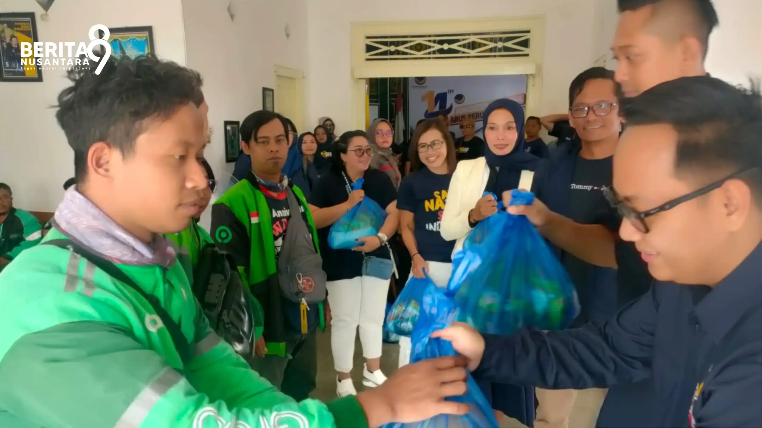 Penyerahan sembako dari Janur Septa Nurarna, Fraksi NasDem Magetan