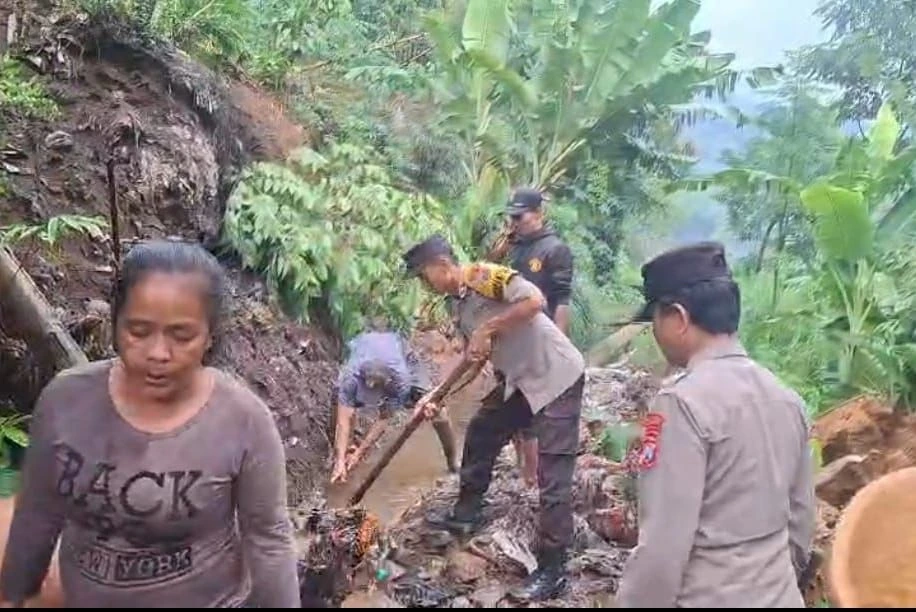 Tanah Longsor di Panekan Magetan