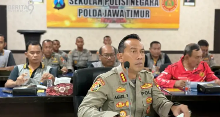 Kepala SPN Polda Jatim Menjadi Tim Juri lomba Kepala SPN Polda Jatim Menjadi Tim Juri lomba