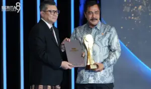 Menteri Agus Andrianto Menerima Detikcom Awards 2025 Menteri Agus Andrianto Menerima Detikcom Awards 2025