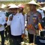 Menteri Imipas Panen Jagung di Sidoarjo Menteri Imipas Panen Jagung di Sidoarjo