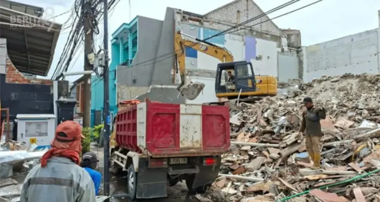 Pembongkaran Rumah Ahmad Sahroni