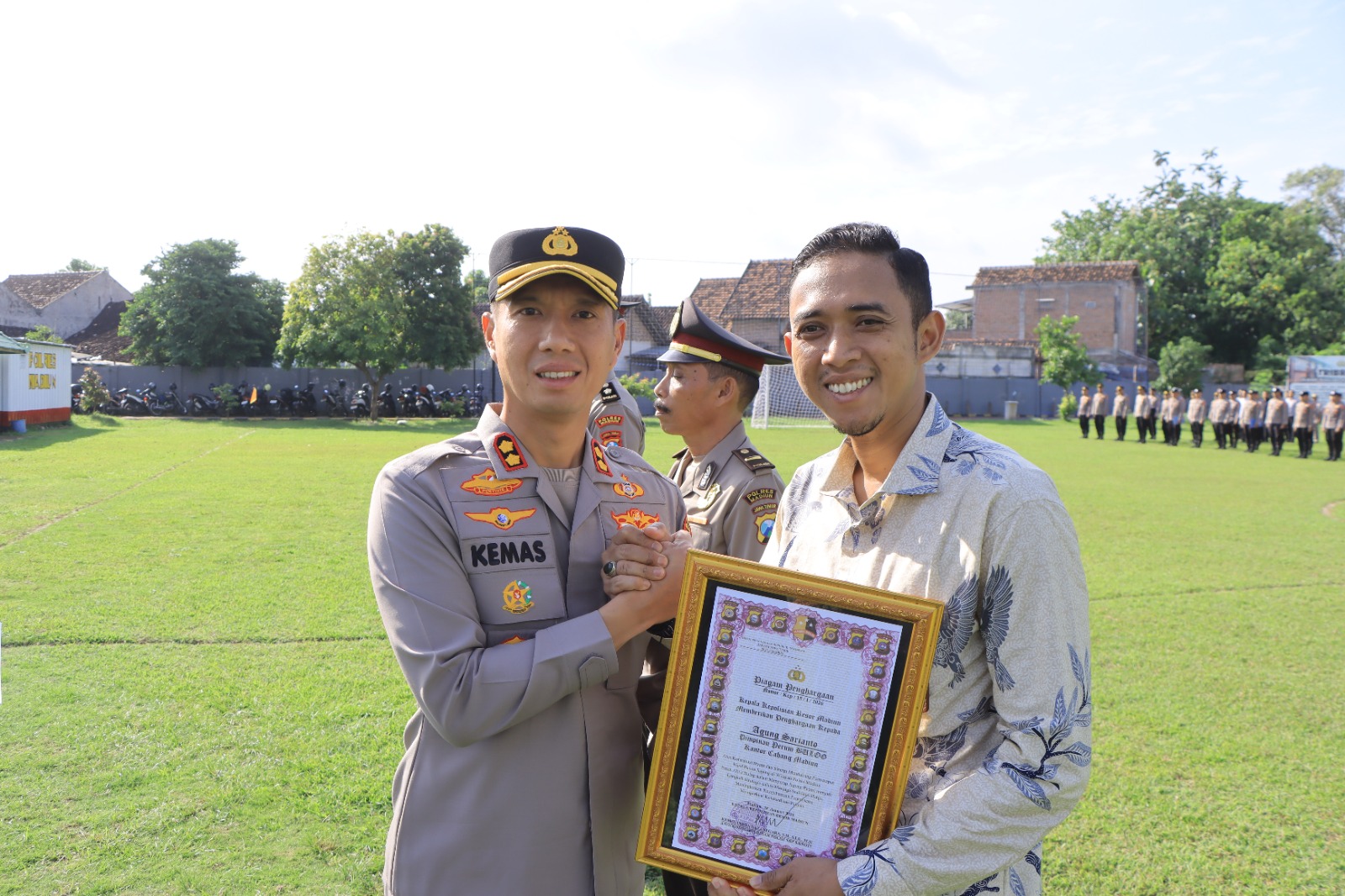 Kapolres Madiun Berikan Penghargaan kepada Pimpinan Bulog atas Dukungan Program Ketahanan Pangan