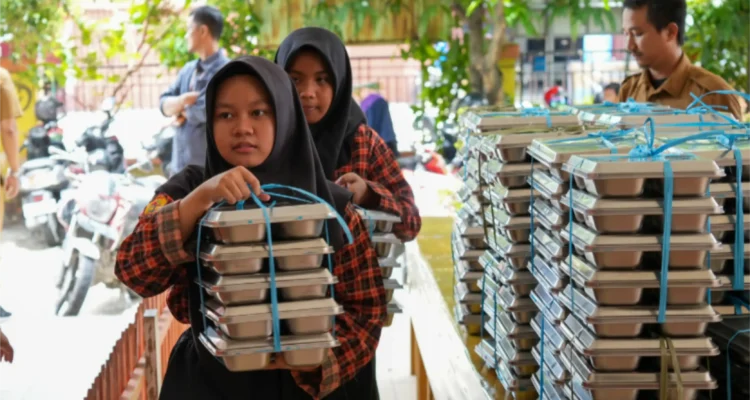 Distribusi MBG Saat Libur Lebaran Distribusi MBG Saat Libur Lebaran