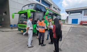 IMG-20260207-WA0026 Pastikan Keselamatan Penumpang, Polres Madiun Gelar Ramp Check Bus di Terminal Madiun