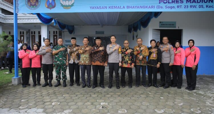 Bupati Madiun dan Kapolres Resmikan Operasional SPPG 2 dan 3 Di Desa Sogo Bupati Madiun dan Kapolres Resmikan Operasional SPPG 2 dan 3 Di Desa Sogo