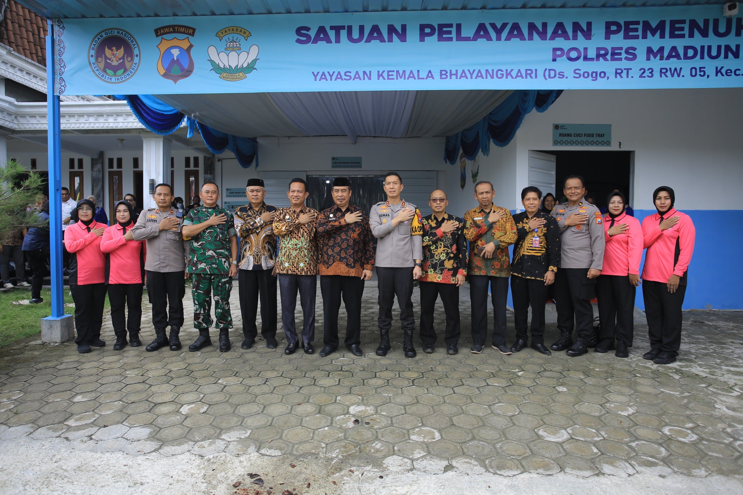 Bupati Madiun dan Kapolres Resmikan Operasional SPPG 2 dan 3 Di Desa Sogo