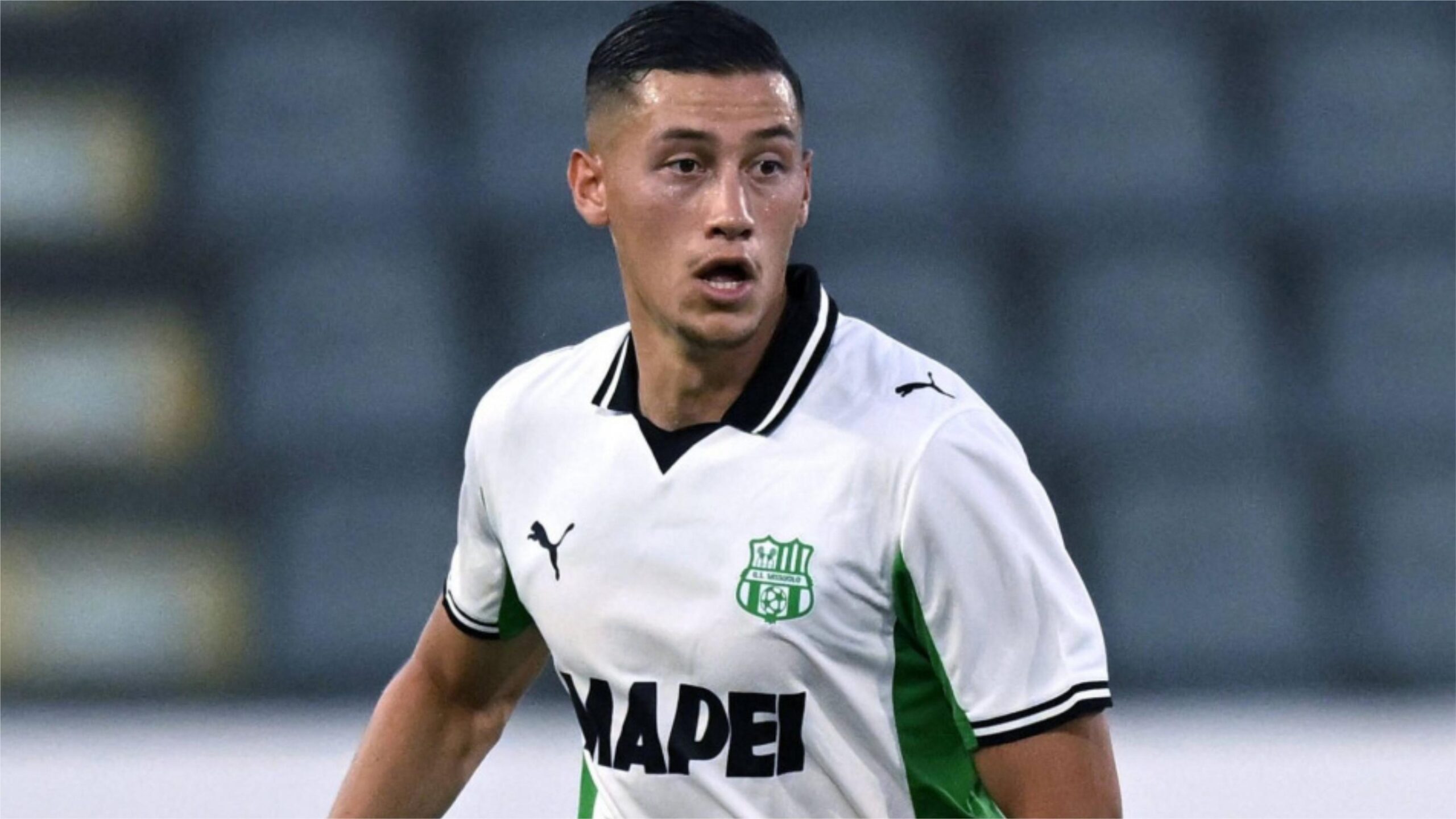 Jay Idzes dalam laga Pisa vs Sassuolo