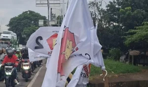 Prabowo Perintahkan Turunkan Atribut Gerindra Prabowo Perintahkan Turunkan Atribut Gerindra