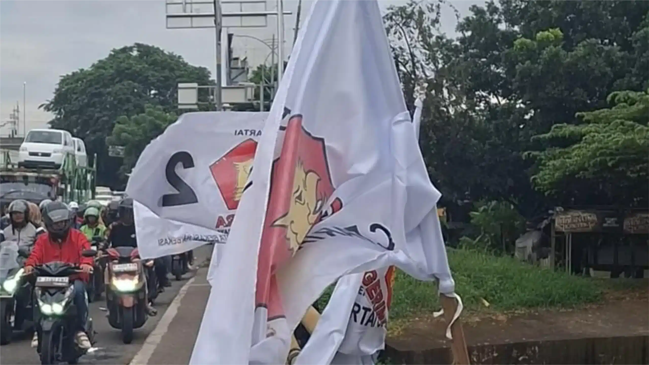 Prabowo Perintahkan Turunkan Atribut Gerindra