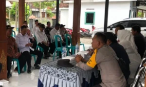 Unit Tipikor Polres Madiun dalam di Desa Sirapan Unit Tipikor Polres Madiun dalam di Desa Sirapan