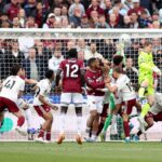 Momen Gol West Ham di waktu injury time