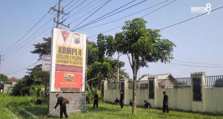 PSHT Zona 2 Sidoarjo Kerja Bakti di Mako Brimob