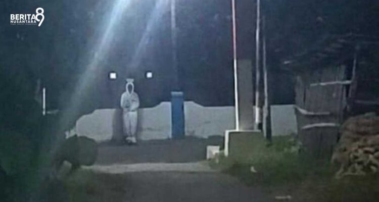 Sosok Pocong yang meneror warga di Probolinggo berhasil tertangkap kamera