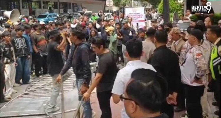 Gelar Aksi PMIB di Ditjen Imigrasi dan KPK