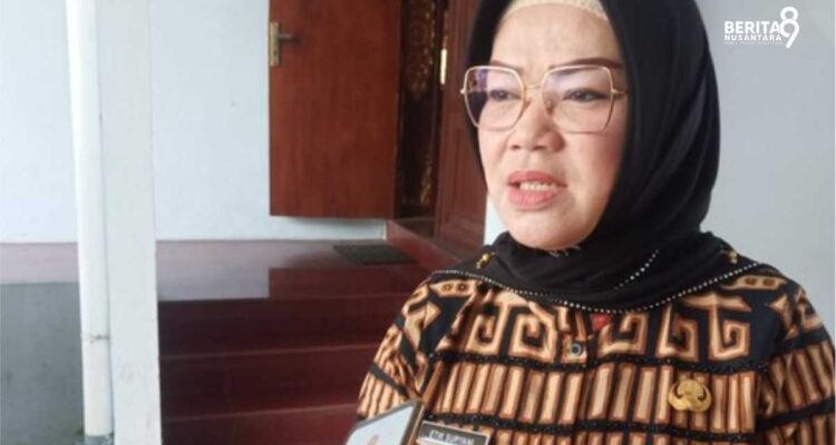 Profil Bupati Sukoharjo Etik Suryani