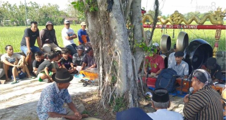 Tradisi Bersih Dusun Ringin Putih Tradisi Bersih Dusun Ringin Putih