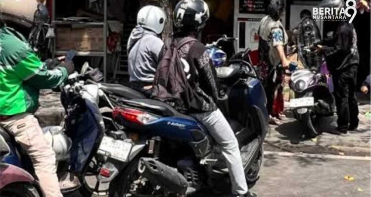 Kelangkaan BBM di Makassar, eceran tembus 35 ribu Kelangkaan BBM di Makassar, eceran tembus 35 ribu
