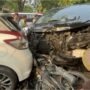 Penampakan Alphard Tabrak Mobil dan Motor di Surabaya Penampakan Alphard Tabrak Mobil dan Motor di Surabaya